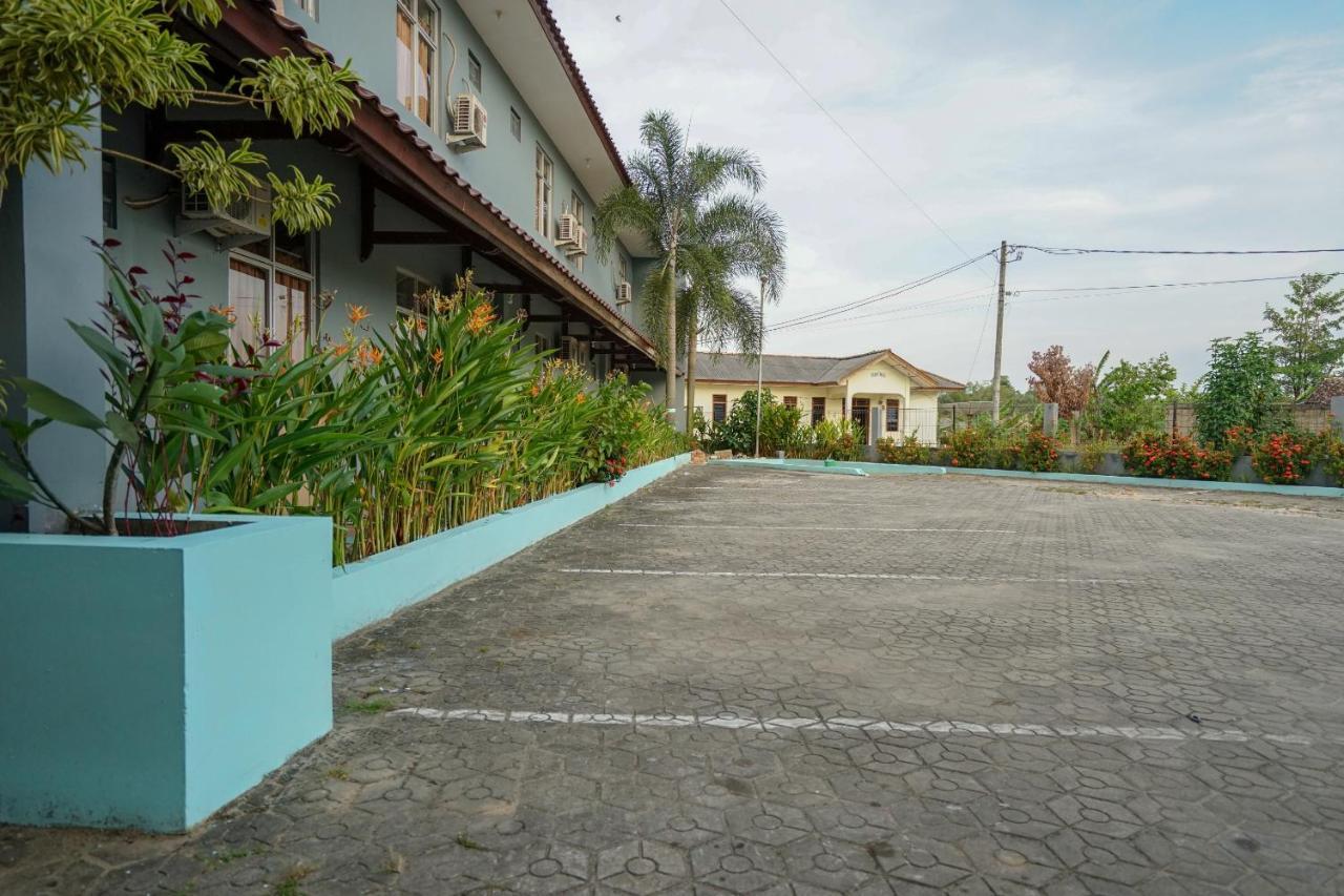 Super Oyo 1844 Bravo Residence Pangkal Pinang Dış mekan fotoğraf